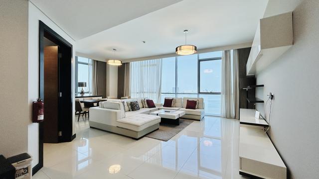 Three-Bedroom Apartment with Shared Pool and Gym, Juffair