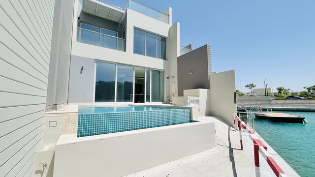 Three-Bedroom Villa with Water Views, Diyar Al Muharraq