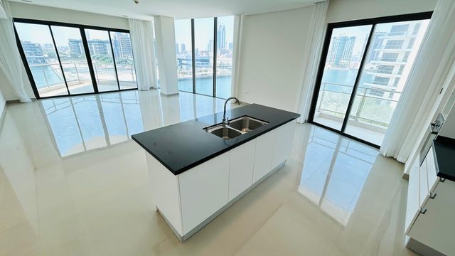 Three Bedroom Apartment with Jacuzzi and Pool, Reef Island